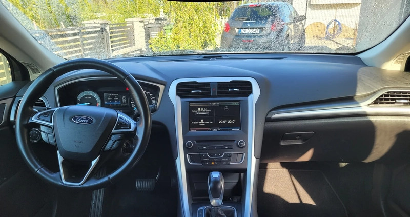 Ford Mondeo cena 39500 przebieg: 221000, rok produkcji 2015 z Wrocław małe 121